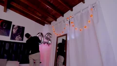 JUAN AND JULI online show from 02/14/25, 09:32