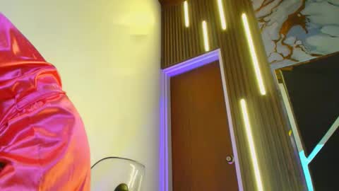 JUAN AND JULI online show from 11/07/25, 02:44