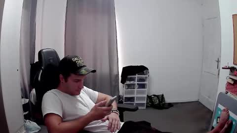 plkrisztian online show from 10/09/25, 02:59