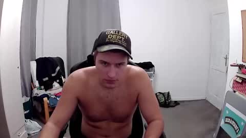 plkrisztian online show from 10/14/25, 03:02