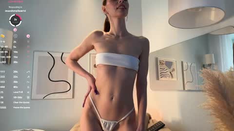 Amelie online show from 04/04/26, 01:08