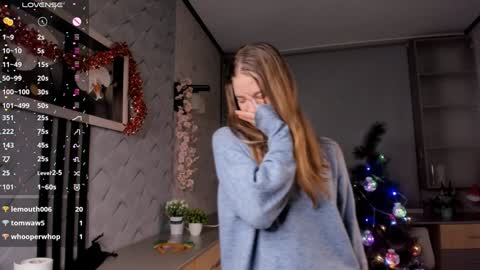 HiI am  Vivian online show from 12/27/24, 01:11