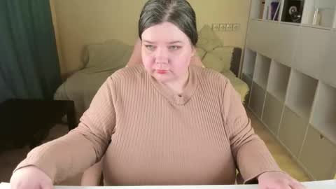 Snapshot of plum_pie__ chatting on 11/14/25, 04:38 Alice online show from 11/14/25, 04:38