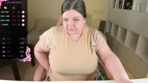 Snapshot of plum_pie__ chatting on 11/17/25, 04:24 Alice online show from 11/17/25, 04:24