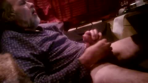 Snapshot of plus84u chatting on 12/13/24, 07:10 Fratzz online show from 12/13/24, 07:10