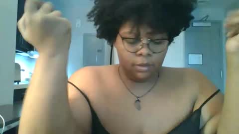 Snapshot of plushbunny420 chatting on 12/25/24, 07:56 Plushbunny420 online show from 12/25/24, 07:56