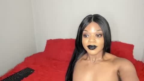 Snapshot of plushd0ll chatting on 12/21/25, 07:10 plushd0ll online show from 12/21/25, 07:10