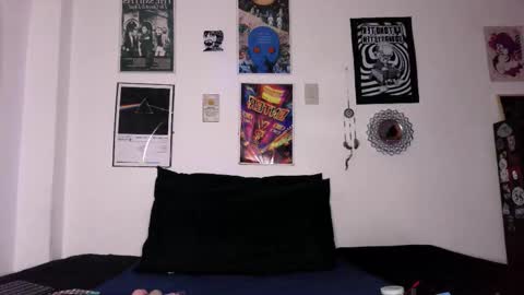    online show from 10/02/25, 12:17