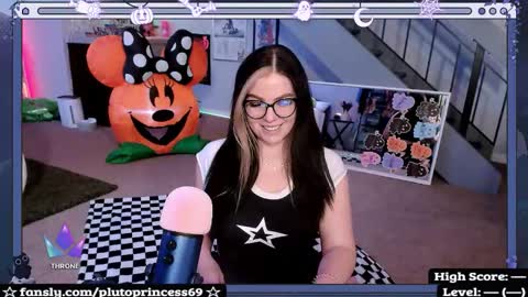 Snapshot of plutoprincess69 chatting on 10/21/25, 04:13 Pluto Princess online show from 10/21/25, 04:13