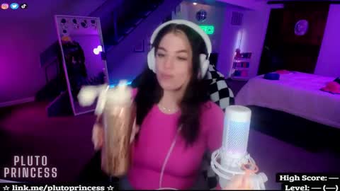 Snapshot of plutoprincess69 chatting on 11/09/25, 06:12 Pluto Princess online show from 11/09/25, 06:12