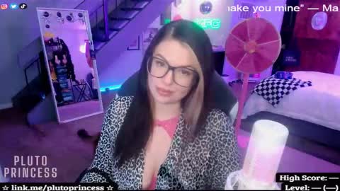 Snapshot of plutoprincess69 chatting on 11/15/25, 07:38 Pluto Princess online show from 11/15/25, 07:38