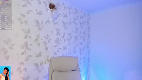 im vane Model Independet online show from 03/12/25, 10:50