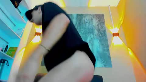 poderoso_samael online show from 04/15/26, 03:46