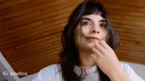 Snapshot of poeeticaa_ chatting on 12/17/24, 02:11 IG ipoetica online show from 12/17/24, 02:11