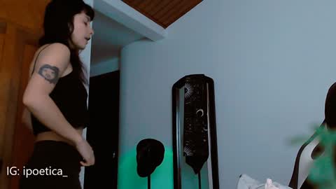 Snapshot of poeeticaa_ chatting on 01/15/25, 12:04 IG ipoetica online show from 01/15/25, 12:04
