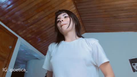 Snapshot of poeeticaa_ chatting on 01/18/25, 12:57 IG ipoetica online show from 01/18/25, 12:57