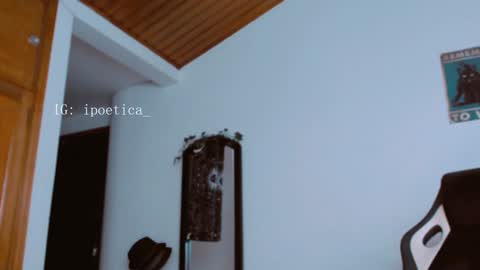 Snapshot of poeeticaa_ chatting on 02/04/25, 12:00 IG ipoetica online show from 02/04/25, 12:00