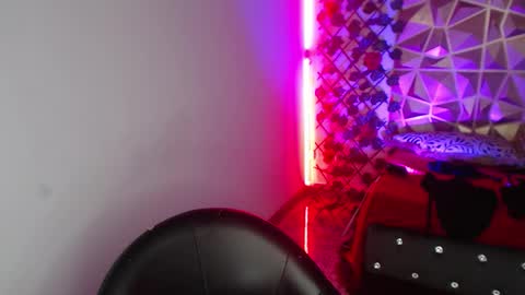 Snapshot of poison_doll2 chatting on 11/13/25, 06:07 poison_doll2 online show from 11/13/25, 06:07