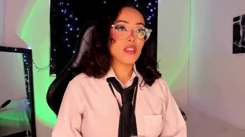 Willow                      Hours 12pm to 630pm Colombian time FRIDAY AND SUNDAY FREE DAYS online show from 01/05/25, 06:02