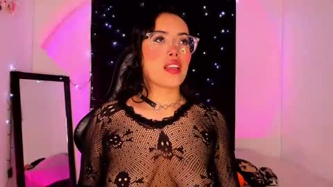 Willow                      Hours 12pm to 630pm Colombian time FRIDAY AND SUNDAY FREE DAYS online show from 01/30/25, 05:39