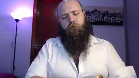 Snapshot of polar_bear91 chatting on 03/09/25, 01:46 Bear online show from 03/09/25, 01:46