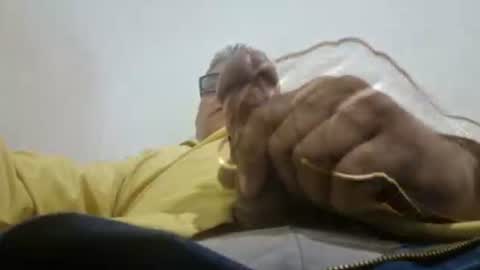 poli online show from 02/12/25, 12:33