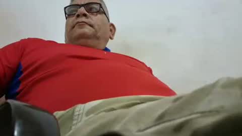 poli online show from 03/11/25, 09:48