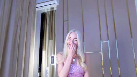 Snapshot of poliina chatting on 03/26/26, 11:10 Polina online show from 03/26/26, 11:10