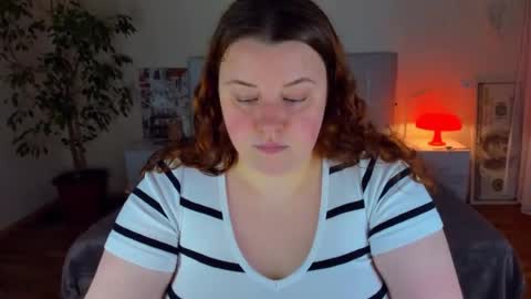Snapshot of polinasallivan chatting on 06/29/26, 10:21 Polina online show from 06/29/26, 10:21