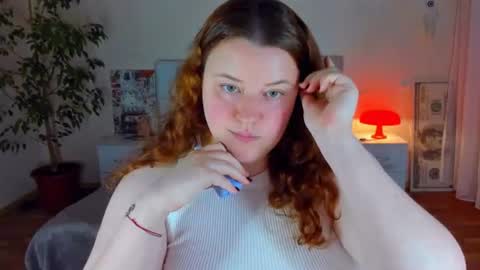 Snapshot of polinasallivan chatting on 07/19/26, 08:56 Polina online show from 07/19/26, 08:56