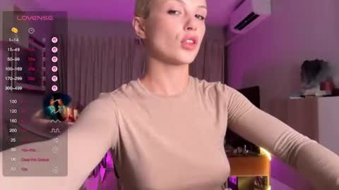 Snapshot of polino4ka69 chatting on 06/20/26, 01:36 polino4ka69 online show from 06/20/26, 01:36