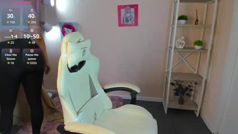 Polly online show from 09/10/25, 01:16