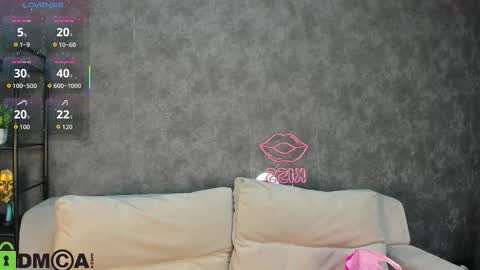 Polly online show from 10/13/25, 01:05