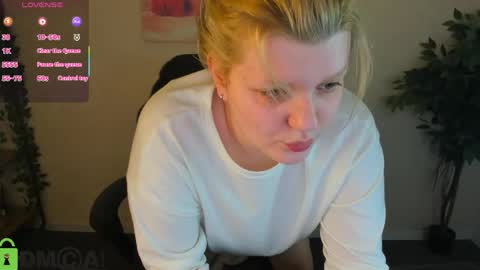 Polly online show from 06/06/26, 01:11