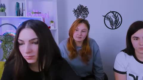 polly_cute1 online show from 02/18/26, 12:45