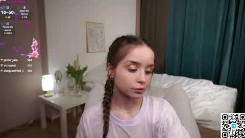 Snapshot of polly_dollie_ chatting on 03/08/25, 11:18 Renet online show from 03/08/25, 11:18