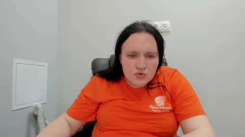 polly hollyx online show from 05/19/26, 02:56