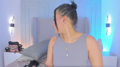 POLLY online show from 05/13/26, 12:19