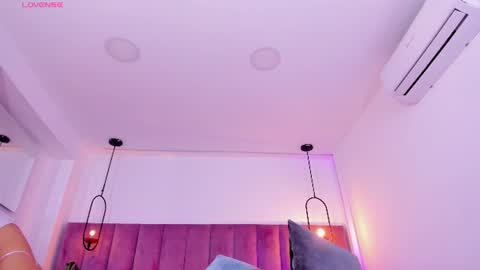 Snapshot of pollybabe_ chatting on 06/17/26, 10:39 POLLY online show from 06/17/26, 10:39