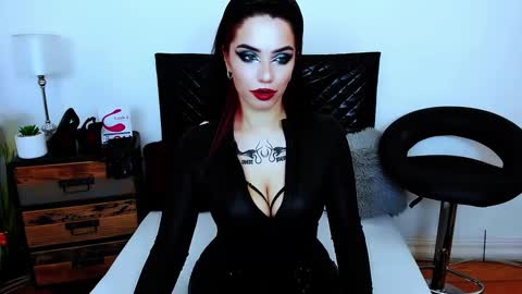 Polly online show from 03/01/25, 01:53