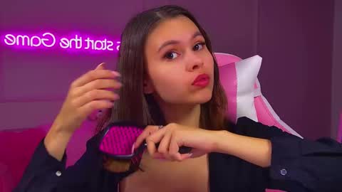 Polly online show from 10/10/25, 06:18