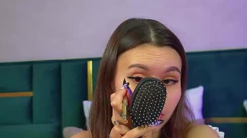 Polly online show from 11/26/25, 06:47