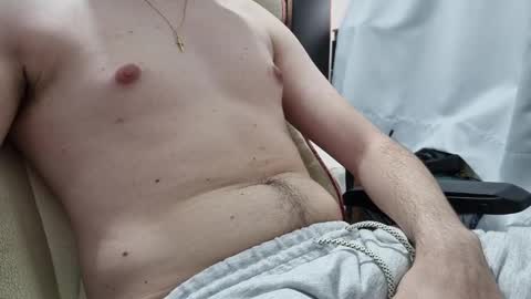 Snapshot of polobeh chatting on 09/15/25, 08:20 polobeh online show from 09/15/25, 08:20