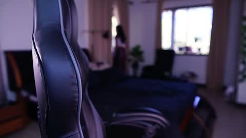  - Help me Reach 100 thumbs up  online show from 01/30/25, 09:36