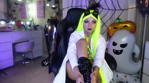  - Help me Reach 100 thumbs up  online show from 10/29/25, 12:46