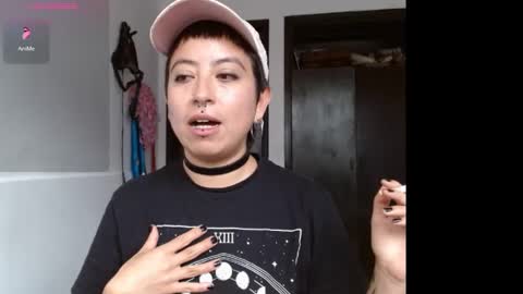 Poly online show from 02/05/25, 05:53