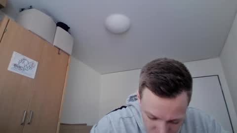 Snapshot of pommesmiteiscreme chatting on 03/02/25, 11:29 pommesmiteiscreme online show from 03/02/25, 11:29