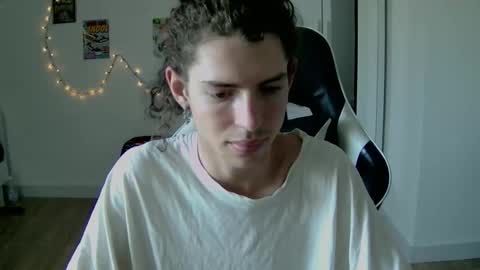 Snapshot of pomo_07 chatting on 10/07/25, 09:50 aleks ness online show from 10/07/25, 09:50