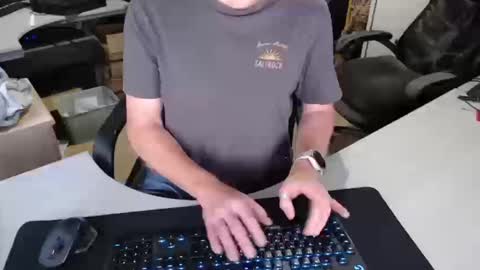 Snapshot of poodledude chatting on 10/20/25, 07:20 Dave online show from 10/20/25, 07:20