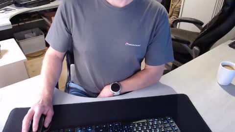 Snapshot of poodledude chatting on 11/03/25, 08:37 Dave online show from 11/03/25, 08:37